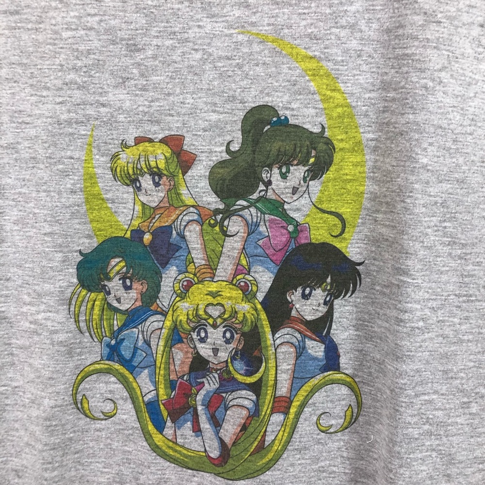 ✨Sailor Moon Graphic Short Sleeve Top✨ - Picture 3 of 4